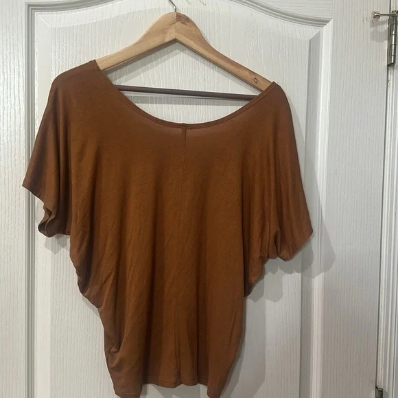 Active USA size small short sleeve gold top - Picture 4 of 4